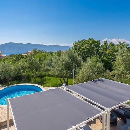 Holiday Home Olive Garden Brzac Екстериор снимка