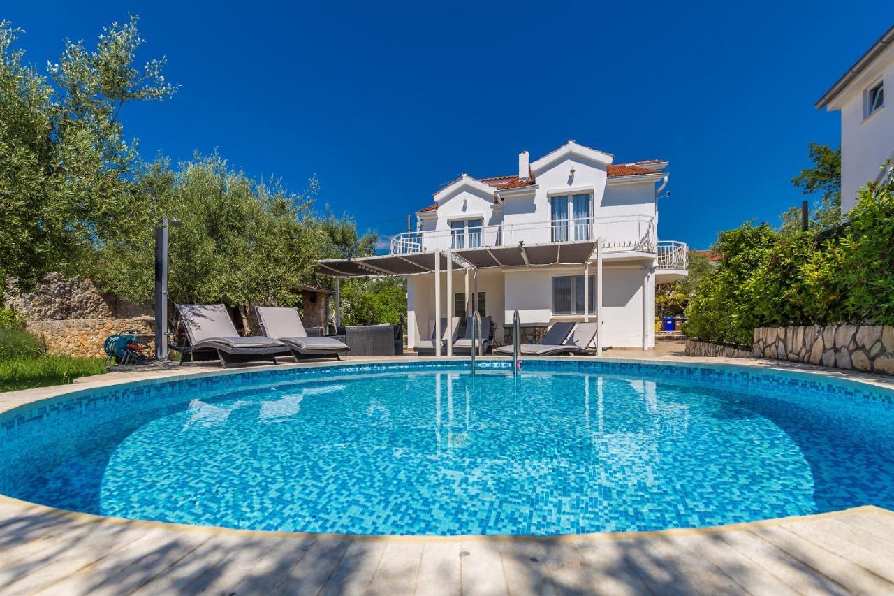 Holiday Home Olive Garden Brzac Екстериор снимка